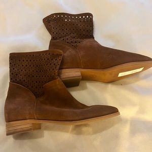 Brand new Michael Kors Tan Boots